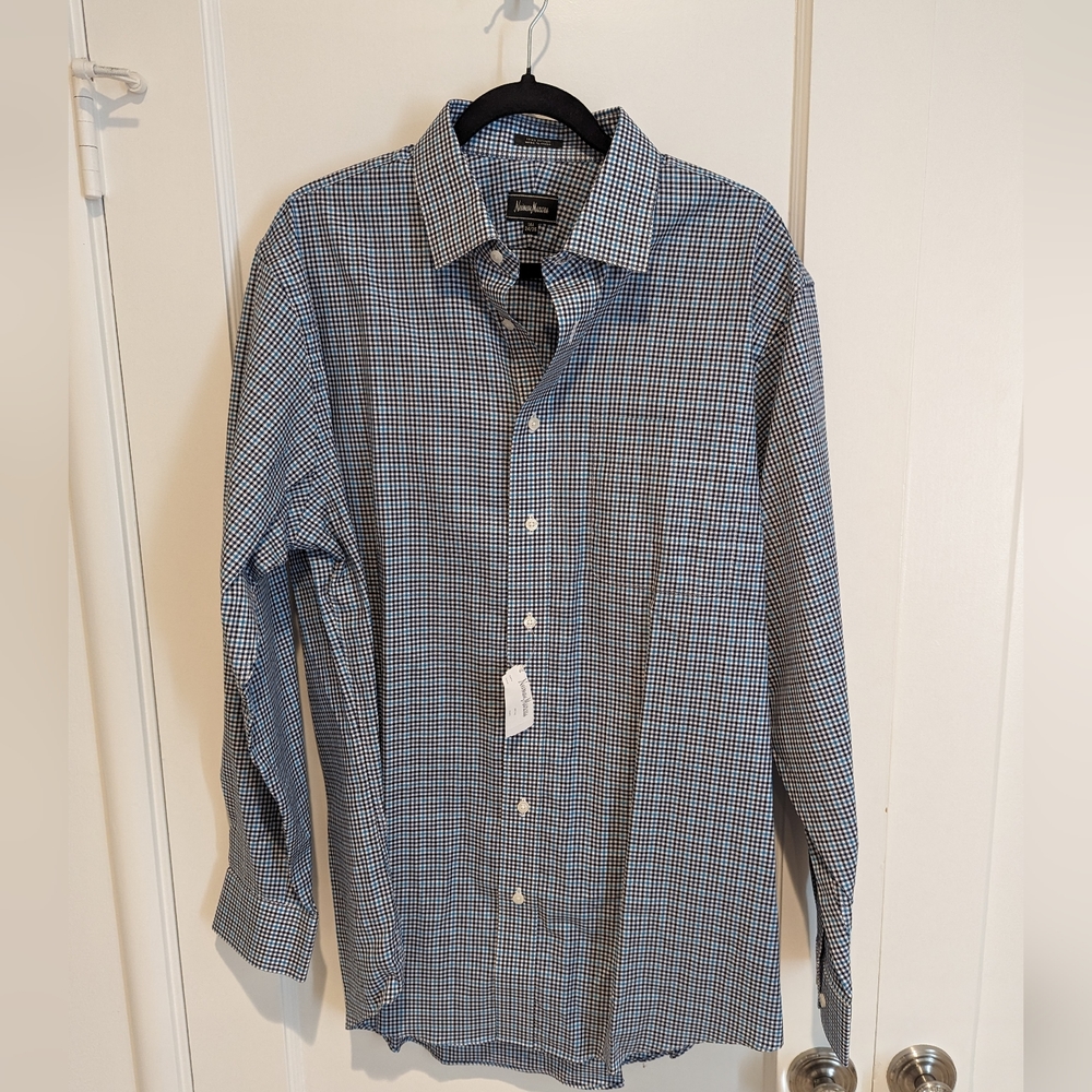NWT 𝅺Neiman Marcus Men’s Button Down Shirt - Neck Size 16.5